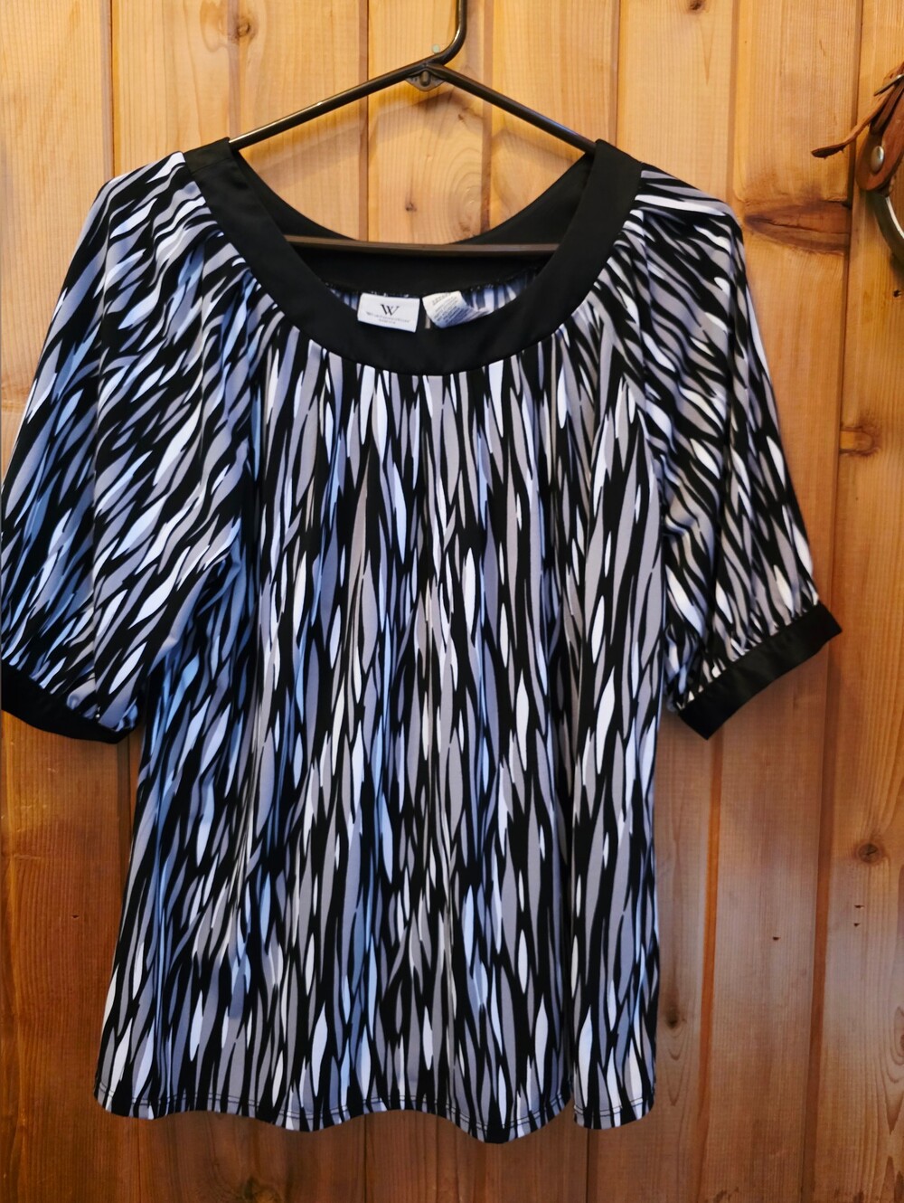 Y2k Original Vintage Worthington Black and White Abstract Short Sleeve Blouse